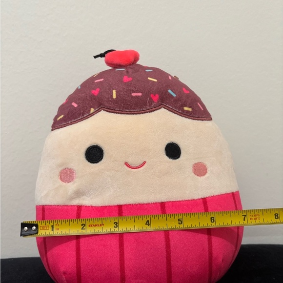 Cute Cupcake Squishmallow Plush Toy - Picture 5 of 6